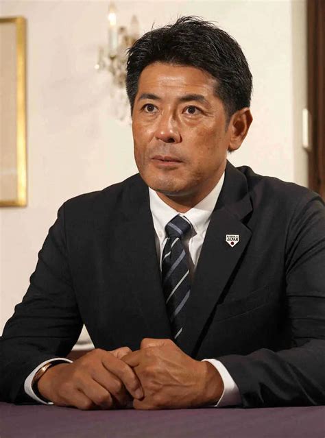 記者の質問に真剣な表情で答える稲葉監督（撮影・木村 揚輔） ― スポニチ Sponichi Annex 野球