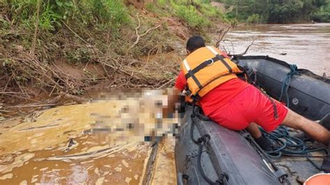 Corpo é resgatado pelos Bombeiros no Rio Paraopeba em Brumadinho