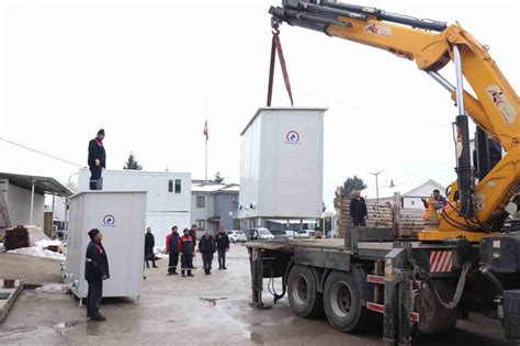 Seyyar Tuvaletler Deprem B Lgesi I In Yola Kt Sakarya Haberleri