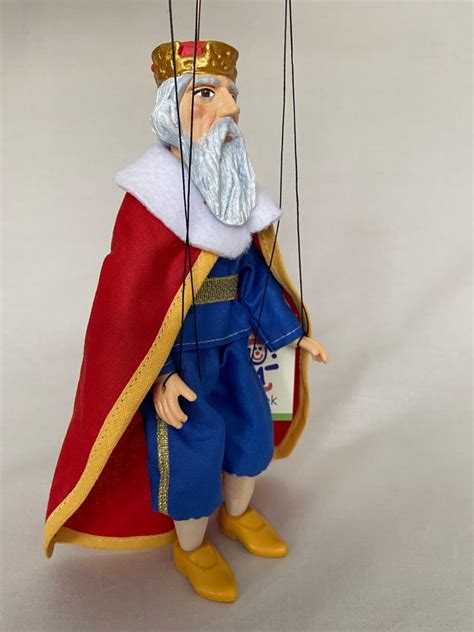 King Puppet Majestic And Wise Hero Axamarionettes