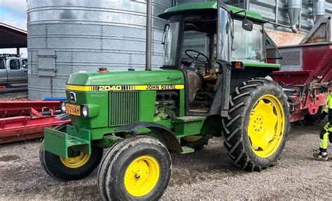 John Deere 2040 (1979-1987) | Tractor Data and Specs