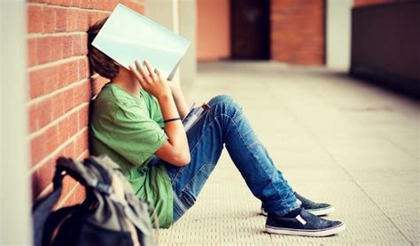 Dating in Middle School?? 4 Ways to Handle Tweens and Romance - grkids.com