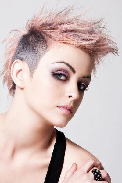 Coupe Cheveux Ras Femme