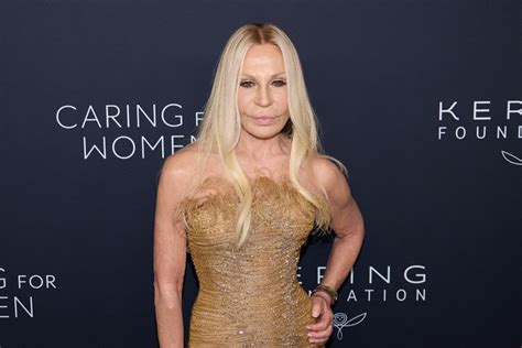 Donatella Versace Irriconoscibile La Trasformazione Incredibile