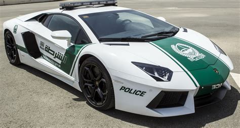 Policía De Dubai Utiliza Ferrari FF Y Lamborghini Aventador Como