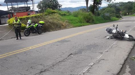 Dos Heridos Tras Accidente De Tránsito En La Vía Entre Pitalito Y