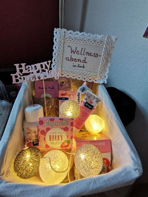 Ein Wellnessabend Im Korb Geschenke Diy Geschenke Weihnachten Freund