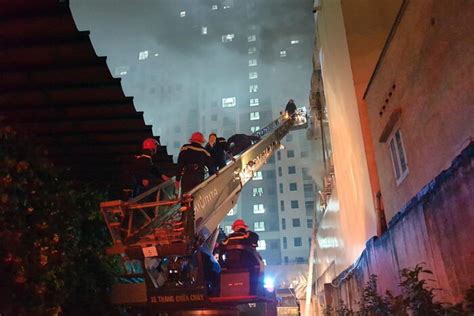 Vietnam Scoppia Incendio In Bar Karaoke Morti Globo Diroma