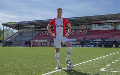 Jeroen Veldmate Keert Terug Bij Fc Emmen De Groningse Verdediger Zet