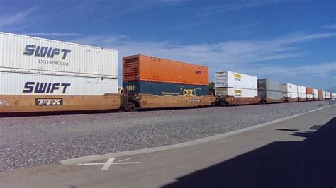 Bnsf 4456 Eb Double Stack Container Train Meets Bnsf 5921 Wb Z Train