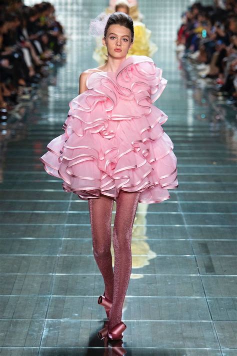 Marc Jacobs Rtw Spring ‘19 Ruffles Fashion Fashion Pink Fashion