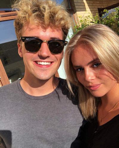 9 Hot Sexy Thea Kornum Bikini Pics