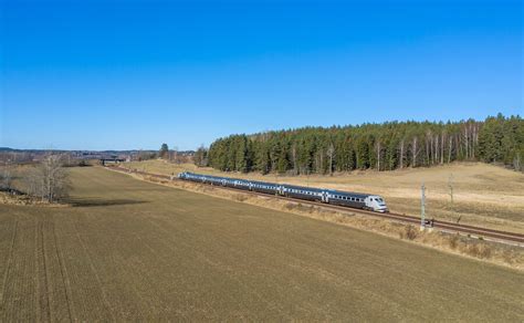 X2000 of SJ between Björnlunda and Gnesta