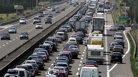 Esodo Estivo Weekend Di Traffico Intenso Sulle Strade Italiane