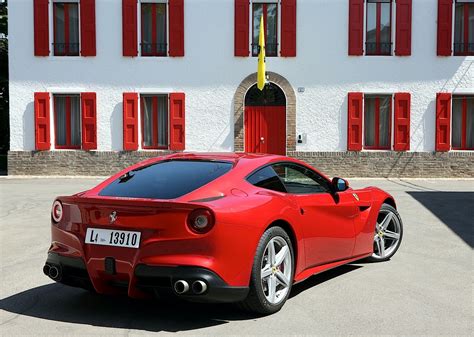 Ferrari F12 Berlinetta Specs And Photos 2012 2013 2014 2015