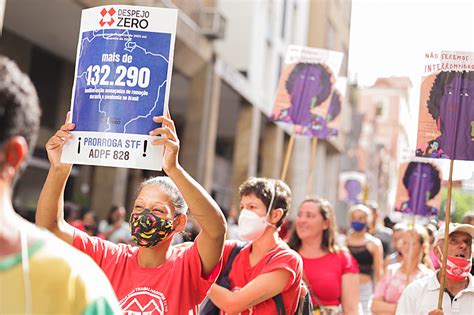 Ap S Protestos Movimentos Contra Despejos E Remo Es Abrem Cidades