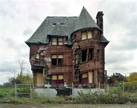 Photographies Impressionnantes De Detroit Ville Abandonn E Des Etats