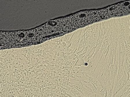 Observation et mesure de métal usiné par traitement thermique au