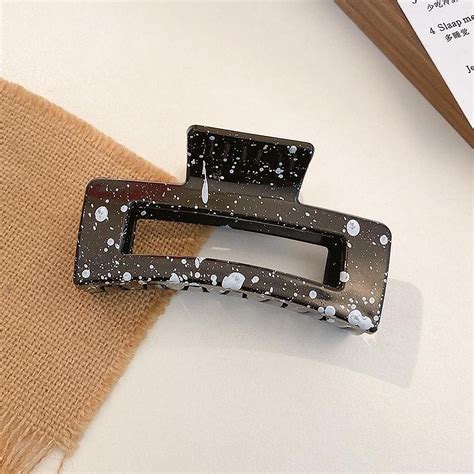 Cẩm nang cách kẹp tóc càng cua hot trend cho các kiểu tóc sáng tạo