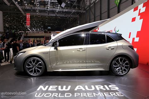 Toyota Auris Shows Up In Style In Geneva To Stir The Compact Hatch