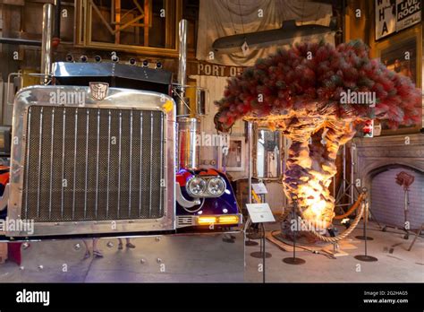 Studio Tour Inside The Paramount Studios Los Angeles California Usa