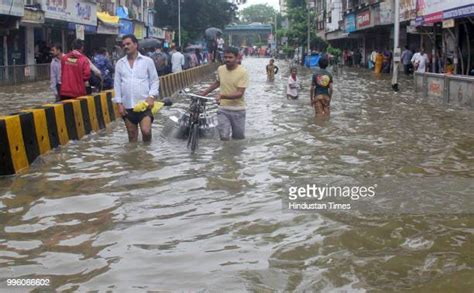 Heavy Rains Lash Mumbai Water Logging In Parts Of The City Photos Et