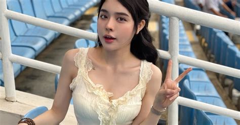 Nhan sắc cực đỉnh của hot girl gợi cảm vừa gia nhập cộng đồng WAG đã