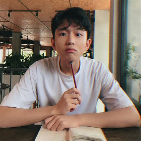 Cận cảnh dàn hot girl hot boy 2K1 vừa trở thành tân sinh viên đại học