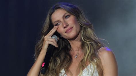 The Plastic Surgery Procedure Gisele Bündchen Regrets