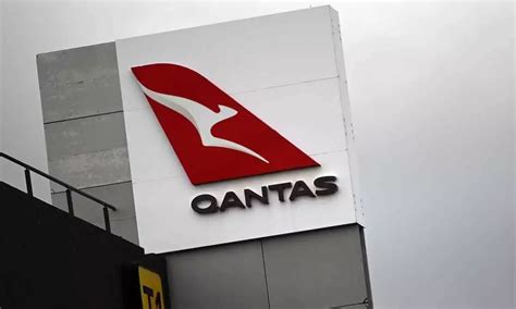 Qantas Eases Gender Based Uniform Rules