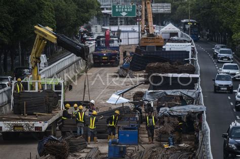 Target Pembangunan Jalur LRT Jakarta Velodrome Manggarai ANTARA Foto