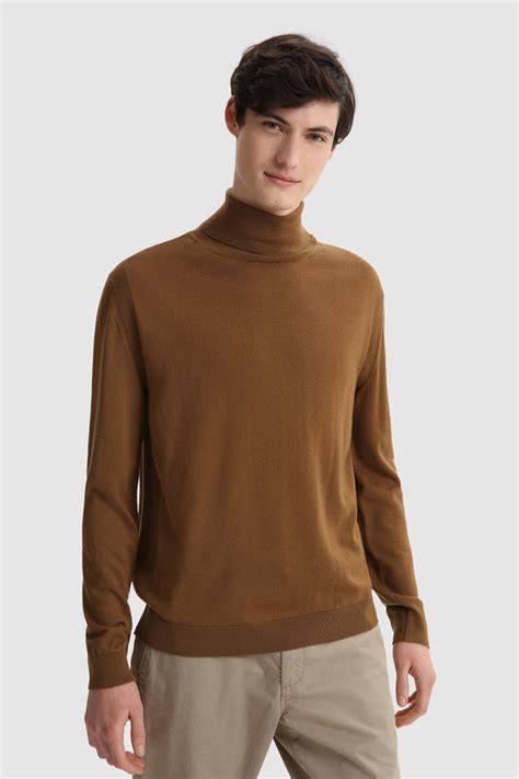 Men S Turtleneck Sweater In Extra Fine Merino Wool Brown Woolrich