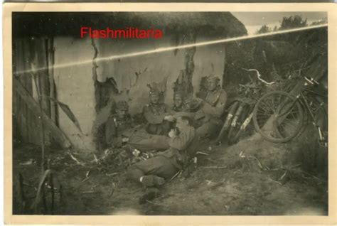 Photo Allemande Guerre Ww Groupe De Soldats De La Heer Avec V Los