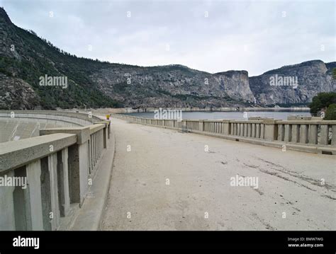 The Oshaughnessy Dam Forming The Hetch Hetchy Reservoir Stock Photo