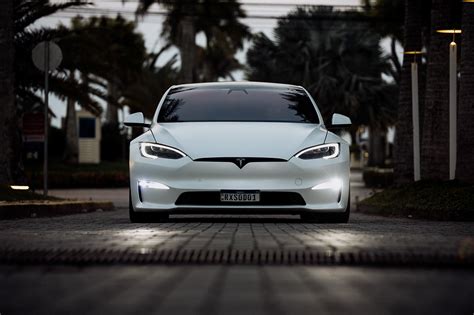 tesla model  plaid  behance