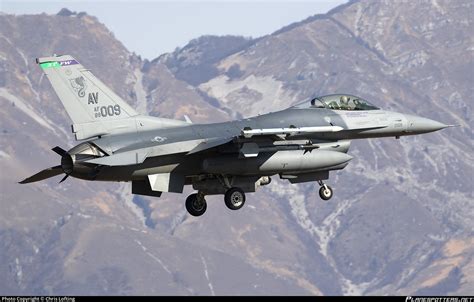 89 2009 United States Air Force General Dynamics F 16c Fighting Falcon Photo By Chris Lofting