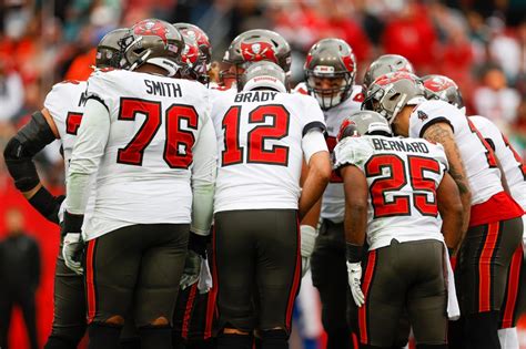 Tom Brady must elevate Buccaneers teammates against Rams