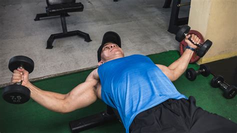 How To Do The Dumbbell Flye For A Complete Chest