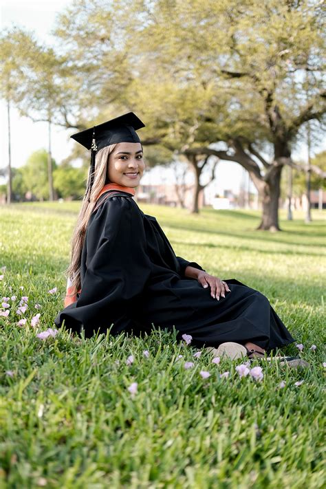 Ashley Masters Grad Portraits Utrgv Edinburg Texas Bee