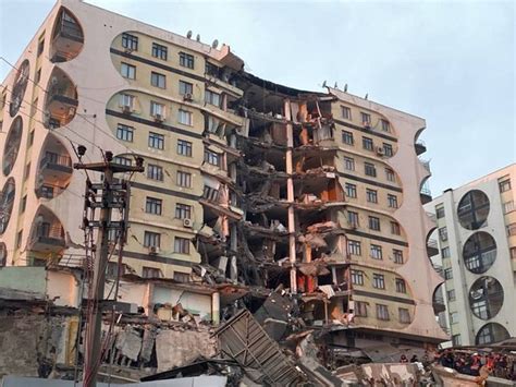 Türkiye yi sarsan depremin ilk görüntüleri Son dakika ekonomi haberleri