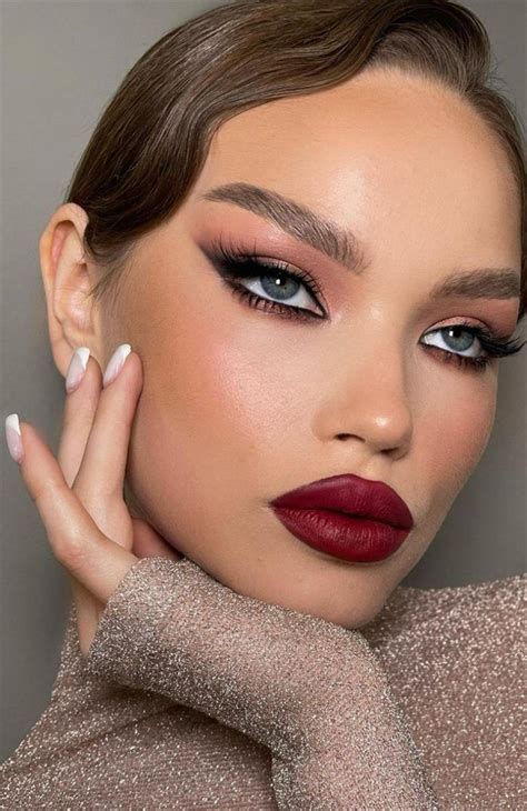 38 Glam Winter Makeup Looks To Rock In 2022 Lilyart в 2023 г Идеи макияжа Макияж для глаз