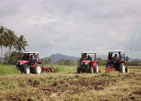 5 Tips Sa Pagpili Ng Tamang Tractor Accessories Para Sa Agricultural Tasks