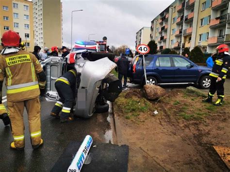 Wypadek w Koszalinie na ulicy Staszica Cztery auta rozbite ZDJĘCIA