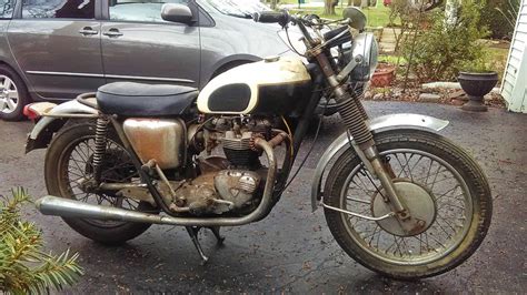 1967 Triumph 650 Barn Finds