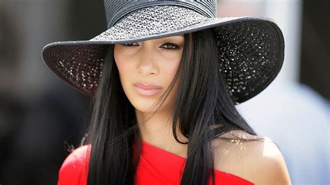 Top Sin Hombros Rojo Para Mujer Nicole Scherzinger Morena Celebridad