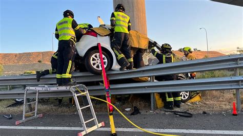 Muere Un Hombre De A Os Al Chocar Su Veh Culo Contra Un Puente En Madrid