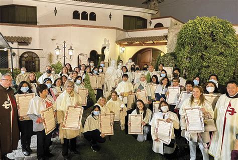 Miles De Familias Se Consagran A María Santísima Lima Foto Jano