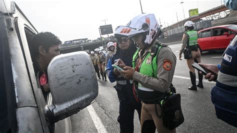 Policía de Tránsito identifica 273 paraderos informales y realiza 4705