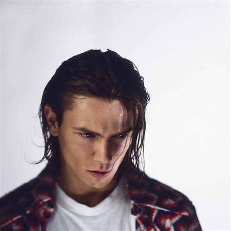 River phoenix s life in photos – Artofit
