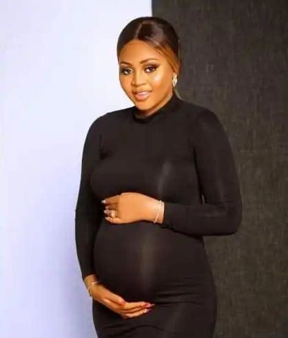 Regina Daniels Flaunts Her Bare Baby Bump Know Afrika